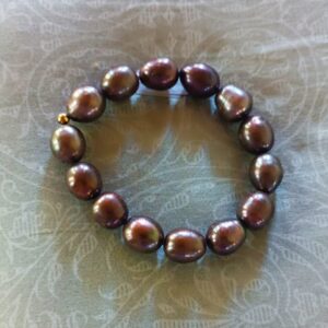 Burgundy freshwater pearl bracelet